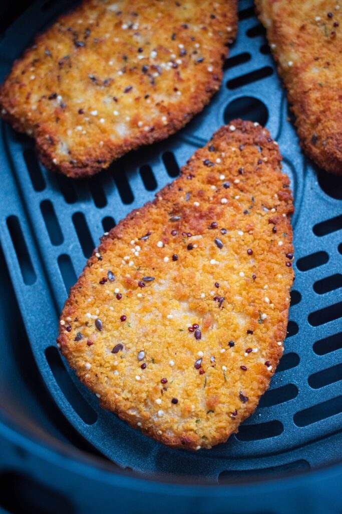 crumbed chicken burger #burger #farmerbrown #crumbedchicken #thebigtastybite